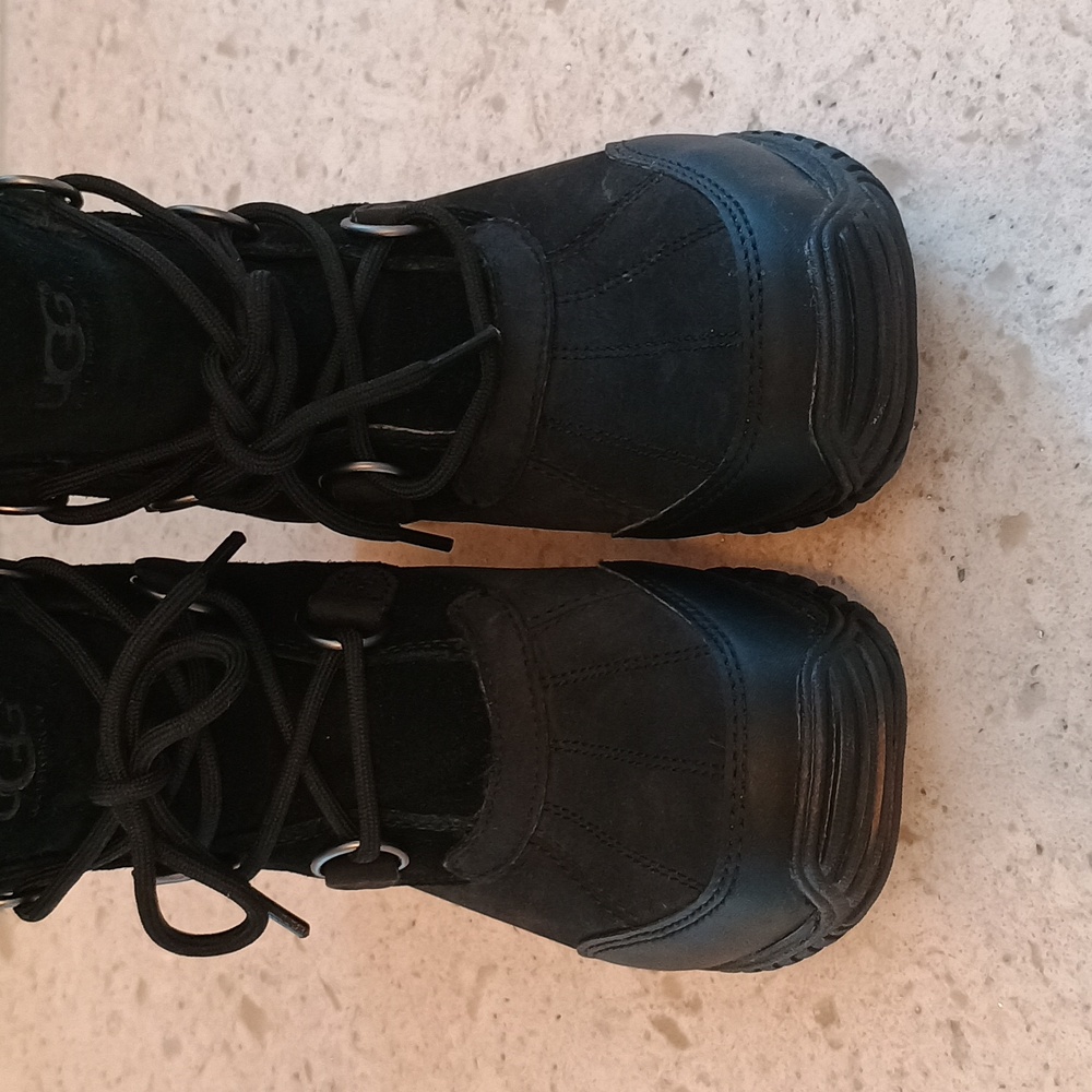 Woman's Size 7 UGG Ostrander Winter Black Waterproof Boots with Sheepskin Lining - Picture 11 of 12